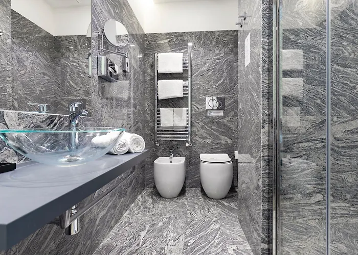 Ah - Fashion District 4*