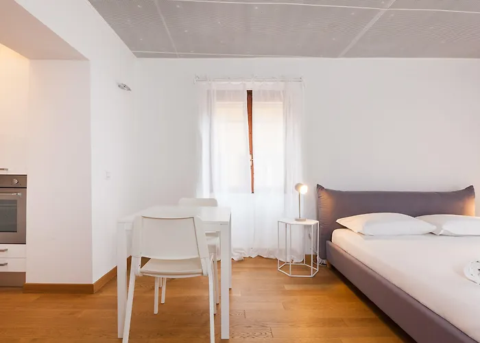Easyhomes - Spiga Milan