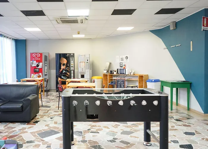 Aig Piero Rotta Hostel Milano