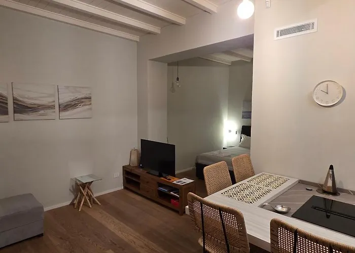 Ticinese Daire Milano