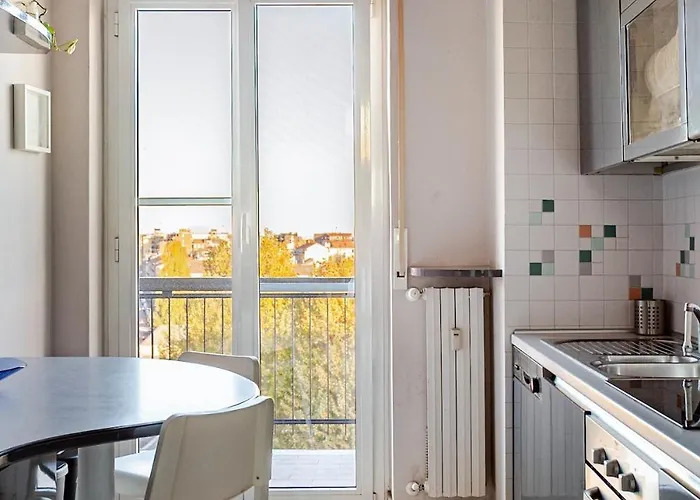 Bright With Canal Balcony * Mailand