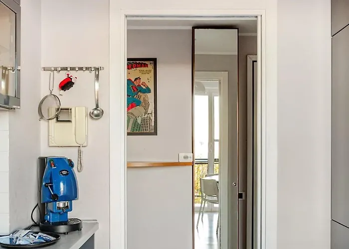 Bright With Canal Balcony Apartment *