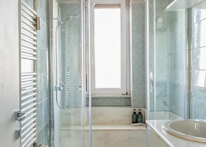 Bright With Canal Balcony * Mailand