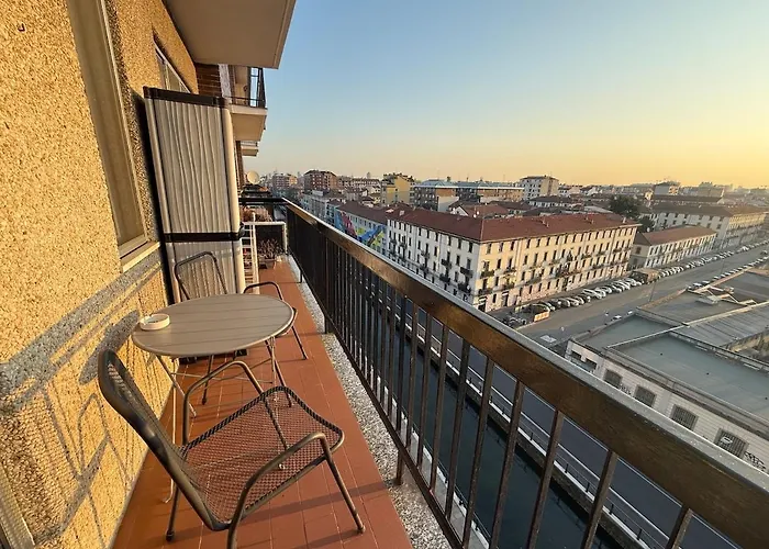 Bright With Canal Balcony Милан