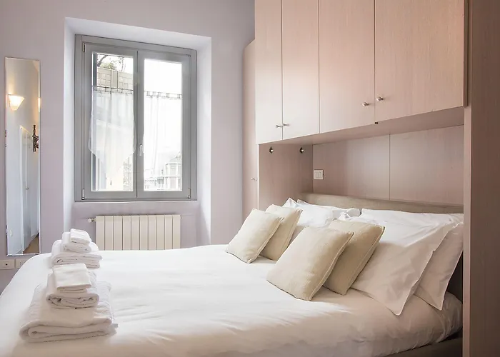 Easyhomes - Porta Venezia Oberdan 아파트