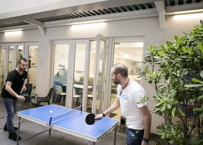 Ostelzzz ホステル *