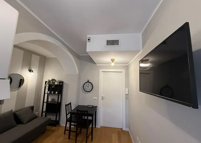 Modern Flat Near Fondazione Prada