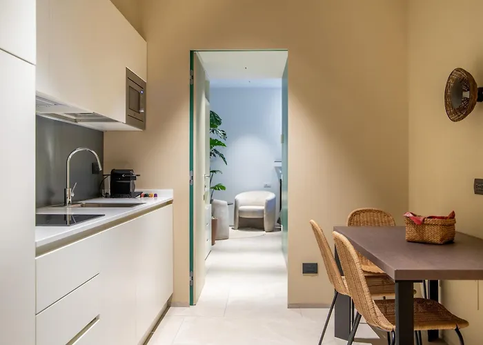 Navigli - Leobrothers - Alzaia Naviglio Pavese 8 3* Milánó