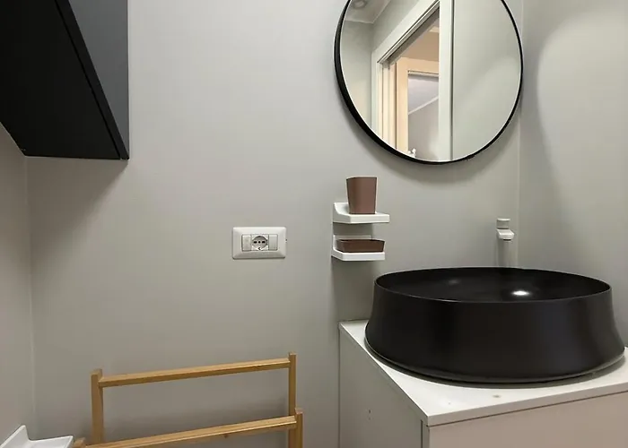 Modern Flat Near Fondazione Prada *