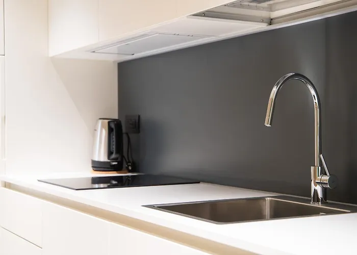 Navigli - Leobrothers - Alzaia Naviglio Pavese 8 ゲストハウス 3*