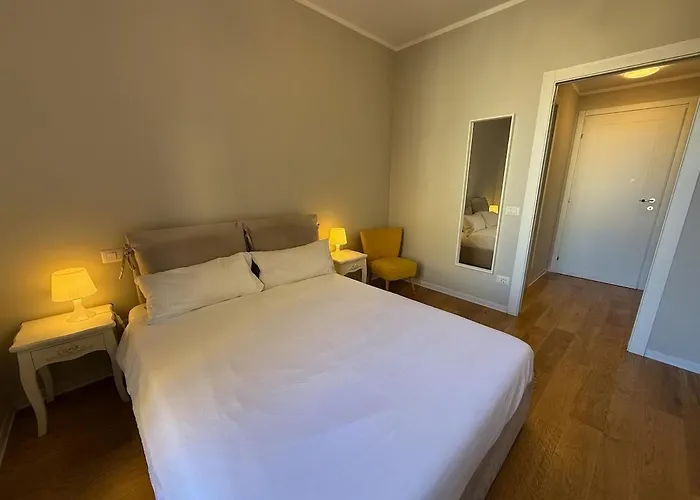 Modern Flat Near Fondazione Prada