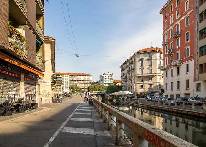 Navigli - Leobrothers - Alzaia Naviglio Pavese 8 3* ミラノ