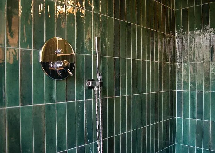 Navigli - Leobrothers - Alzaia Naviglio Pavese 8 3*