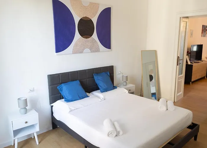 Modern 2br 2ba Metro Access 12min Duomo Casa de Férias *
