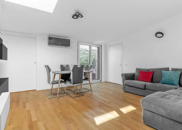 شقة Attico Con Vasca, Posto Auto E Metro Sotto Casa *