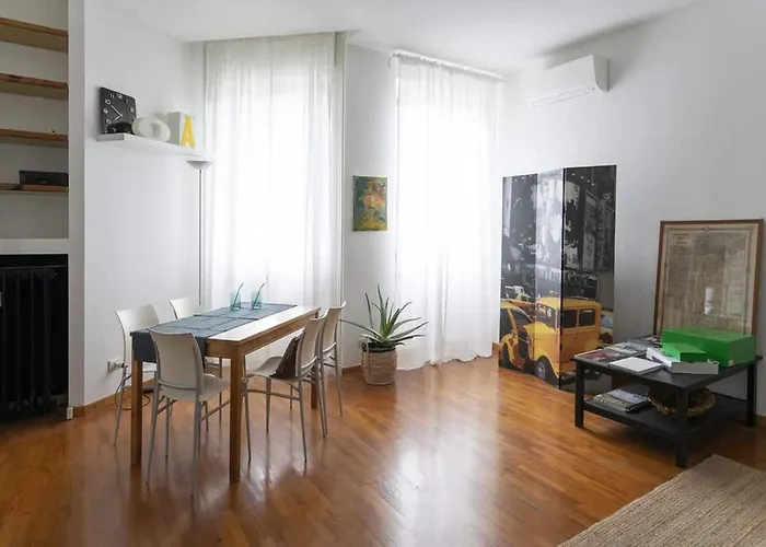 Appartement Stylish Retreat For Two In Milan