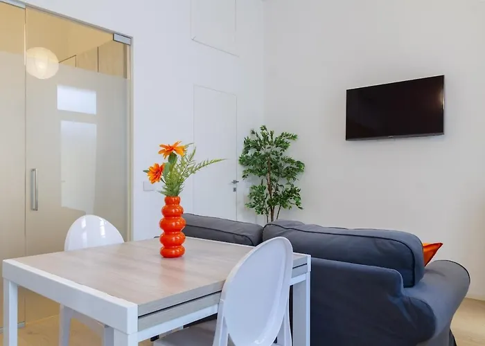 Apartment Shopping District 5 *