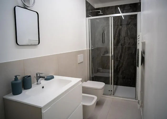 17 Nevoso Palace * Milaan