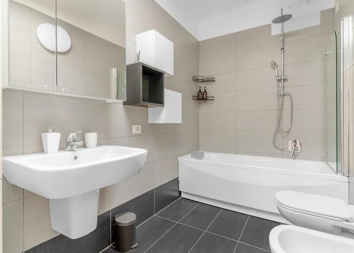 Attico Con Vasca, Posto Auto E Metro Sotto Casa شقة