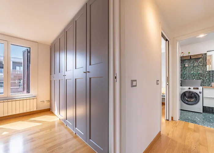 Lejlighed 10' Navigli, Penthouse With Panoramic View Milano