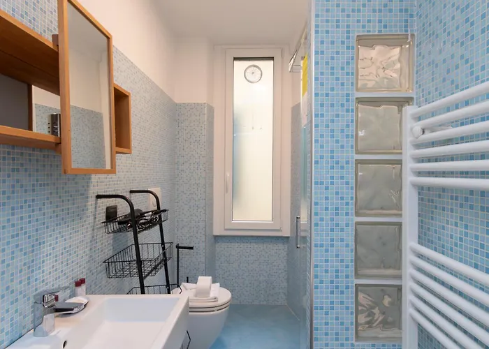 I-host - Ripa Navigli *