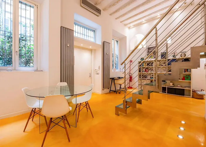 Elegant Nest - Close To Duomo 아파트 *