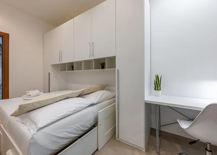 Sansiro75 Large 3bdr With Private Garage Near To Fiera And Stadium Διαμέρισμα