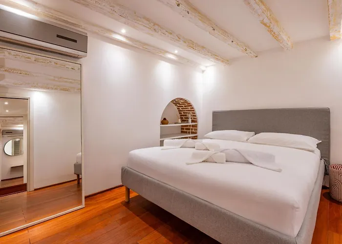 아파트 Elegant Nest - Close To Duomo *