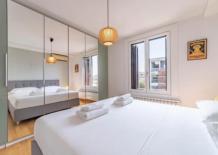 10' Navigli, Penthouse With Panoramic View Milano