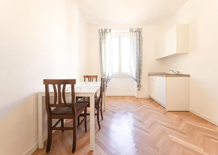 Rrrapido Sant' Ambrogio And - Via Olona * Milaan