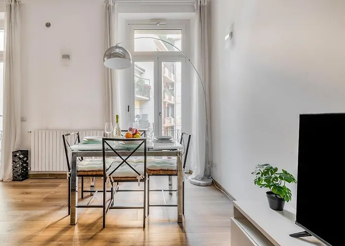 Apartamento Sant Ambrogio-centre Of The Town-castle 1min-duomo4 Min