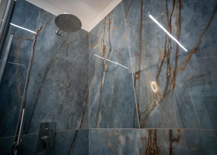 16 Nevoso Palace 아파트 *