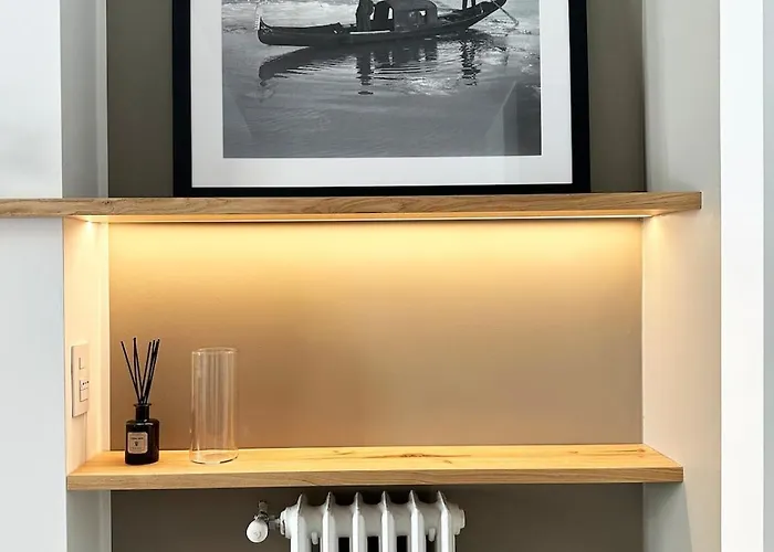 Elegant Center Apartment *