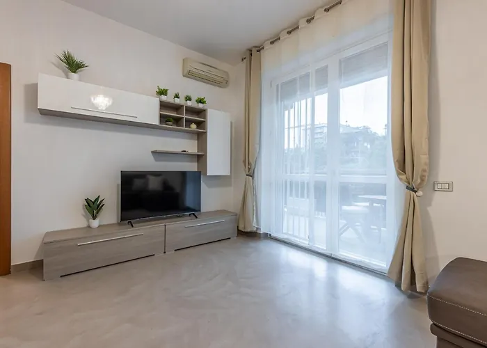 Apartment Sansiro75 Large 3bdr With Private Garage Near To Fiera And Stadium *