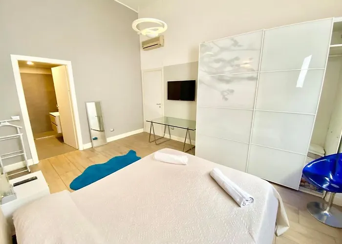 Central-duomo- Beautiful Loft - 400 Meters From The Metro Lejlighed *