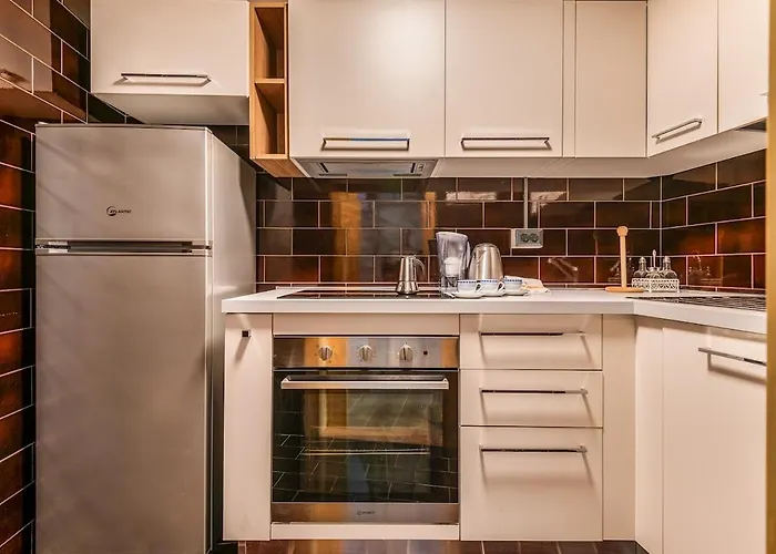 Sant Ambrogio-centre Of The Town-castle 1min-duomo4 Min Milán