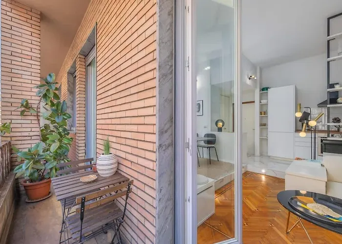 Maison Lumiere - A Few Steps From Station * Milaan