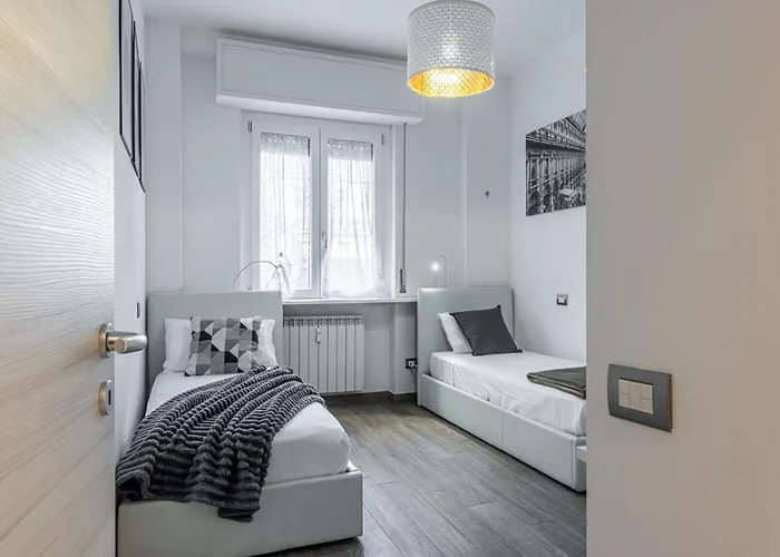 Giambellino Trilocale Accogliente Con Garage Διαμέρισμα *