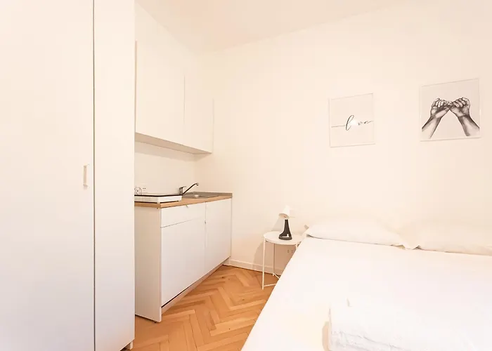 Rrrapido Sant' Ambrogio And - Via Olona Milaan