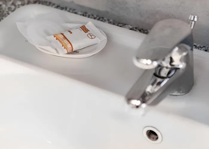 Italianway Easy - Cerano 15 Daire *