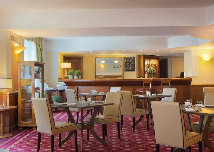 Otel Starhotels Business Palace Milano
