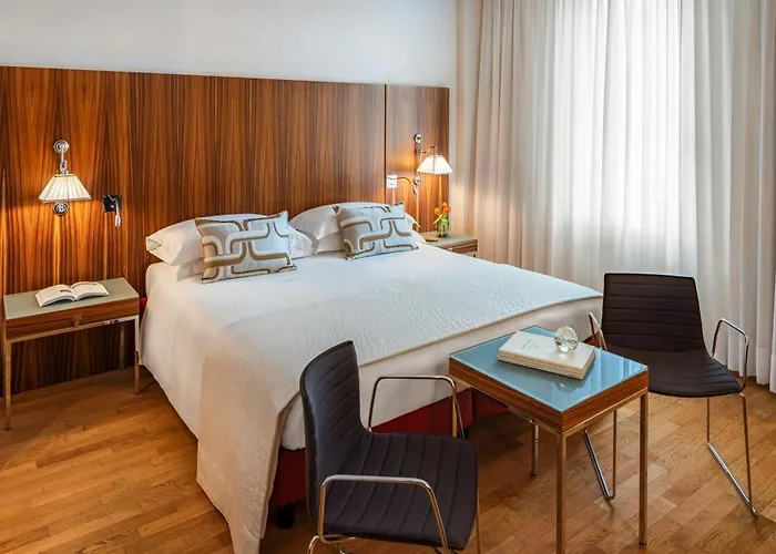 Starhotels Anderson Отель Милан