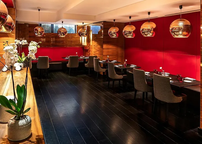 ستارهوتيلز ريتس 4*