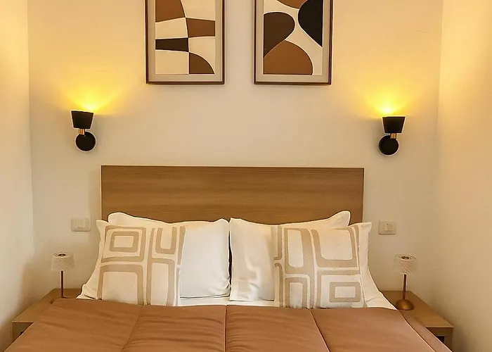 Aurelia Hotel 2*