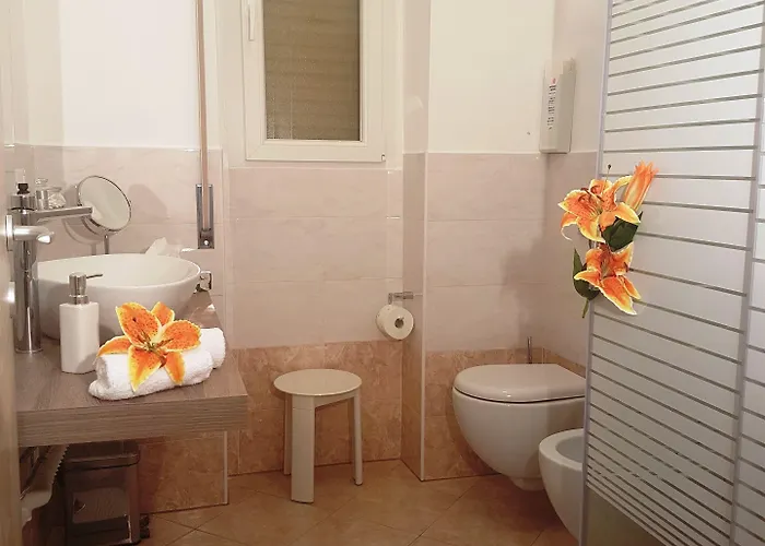 Flowers בית הארחה 3*