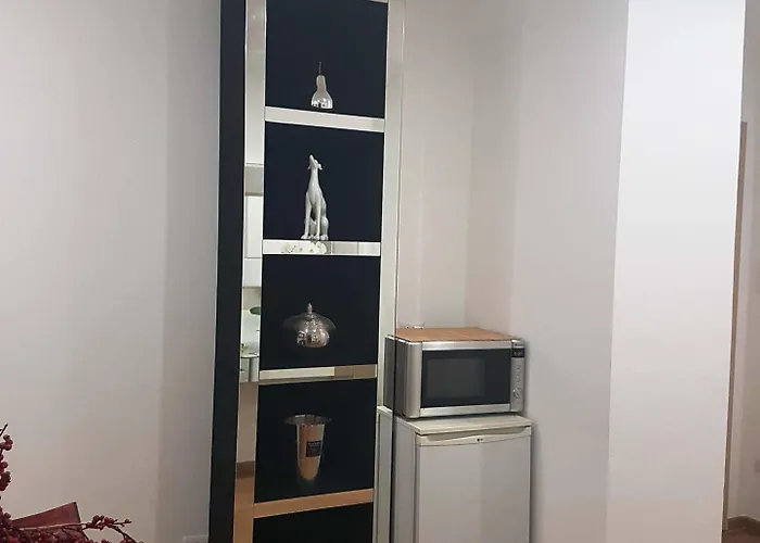 Flowers בית הארחה