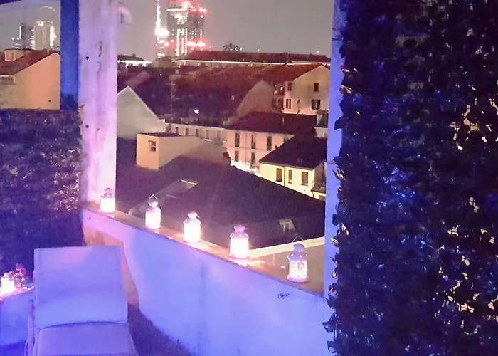 Flowers בית הארחה