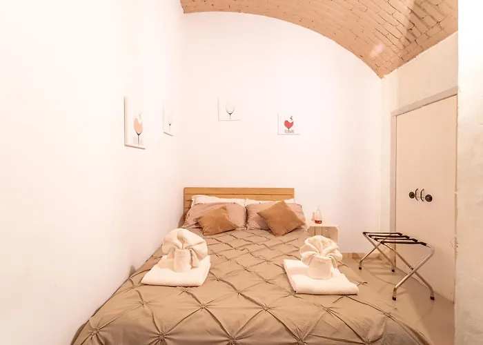 The Wine Cave, Spacious 2Bdr 100Sqm Apartment, Steps From Milano Centrale, Ideal For Large Families And Groups - Strong Wifi Apartamento