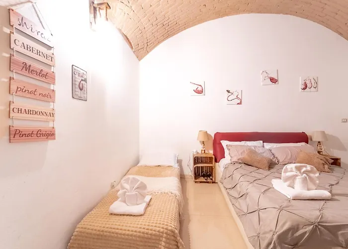 Apartmán The Wine Cave, Spacious 2Bdr 100Sqm Apartment, Steps From Milano Centrale, Ideal For Large Families And Groups - Strong Wifi *