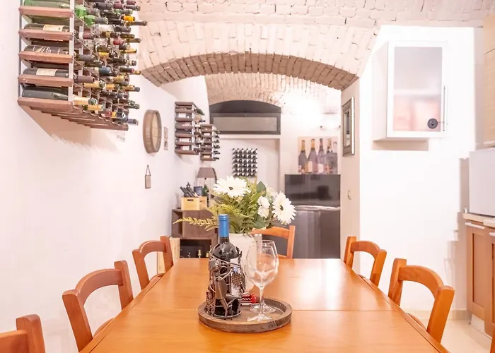 The Wine Cave, Spacious 2Bdr 100Sqm Apartment, Steps From Milano Centrale, Ideal For Large Families And Groups - Strong Wifi Apartamento